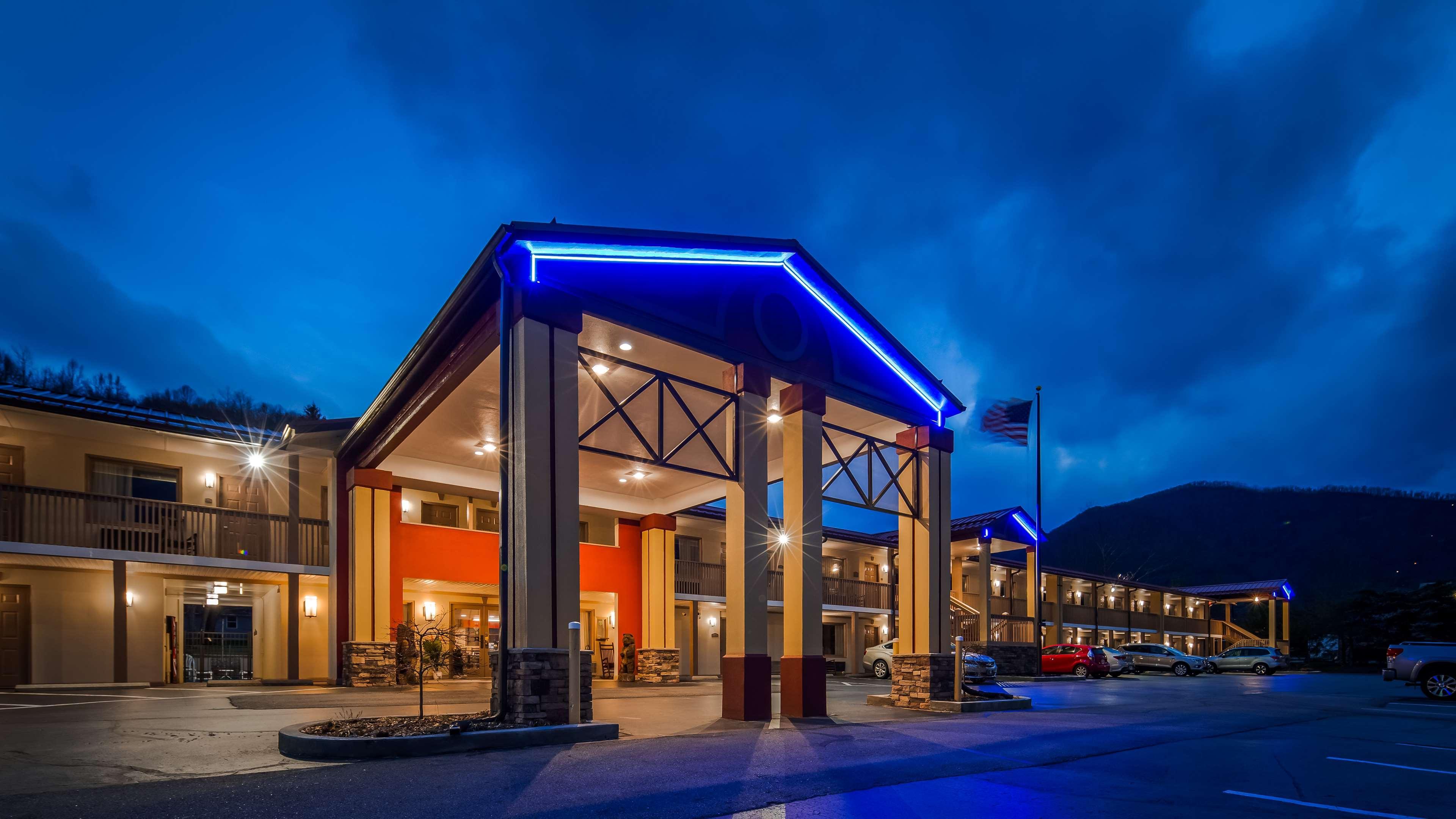 Best Western Mountainbrook Inn Маґґі-Валлі Екстер'єр фото