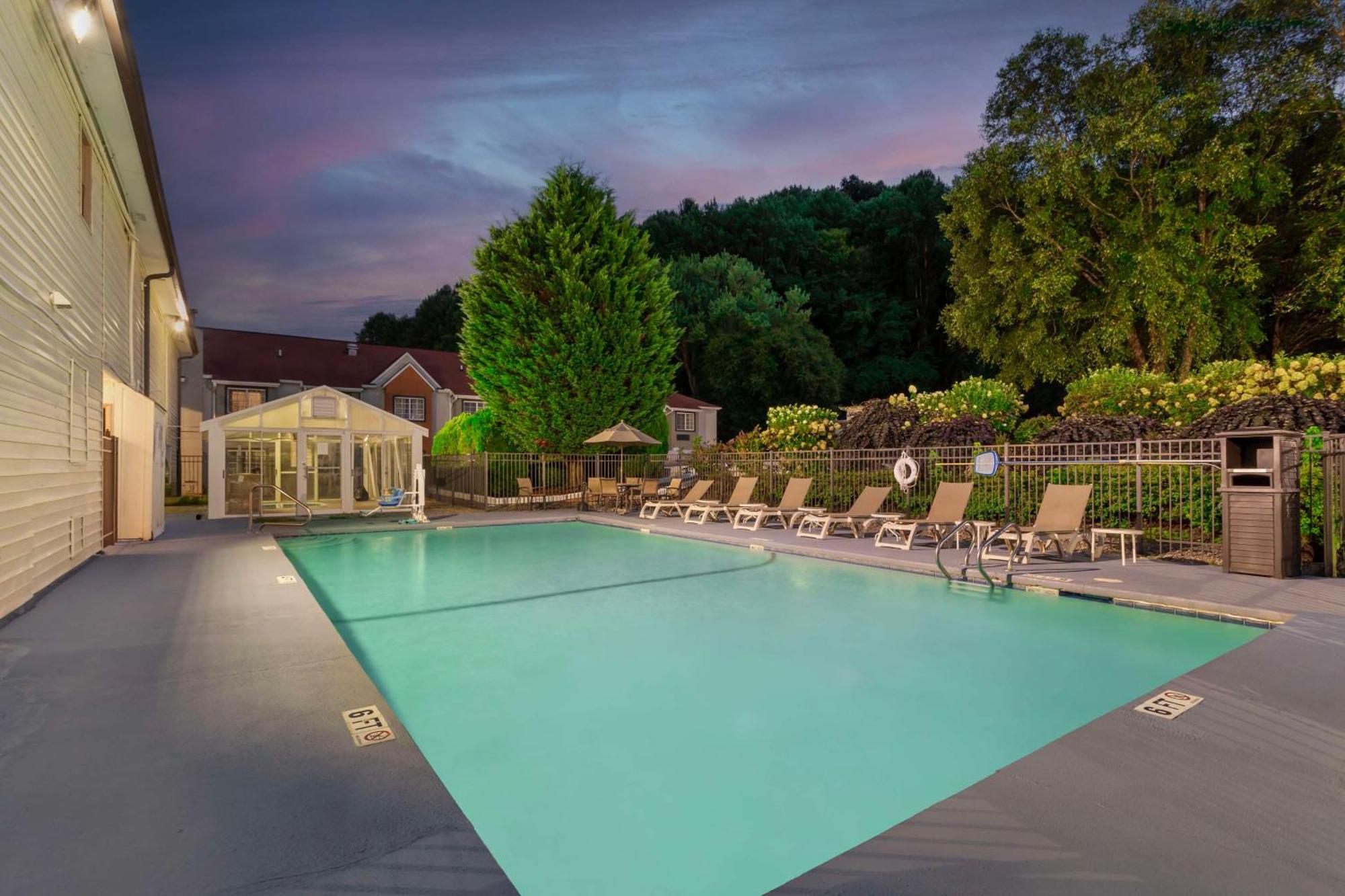 Best Western Mountainbrook Inn Маґґі-Валлі Екстер'єр фото